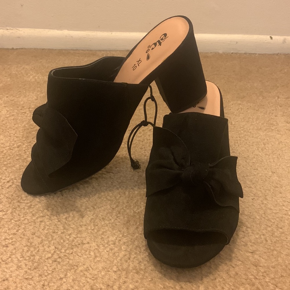 Black Bow Shoes - Picture 2 of 11